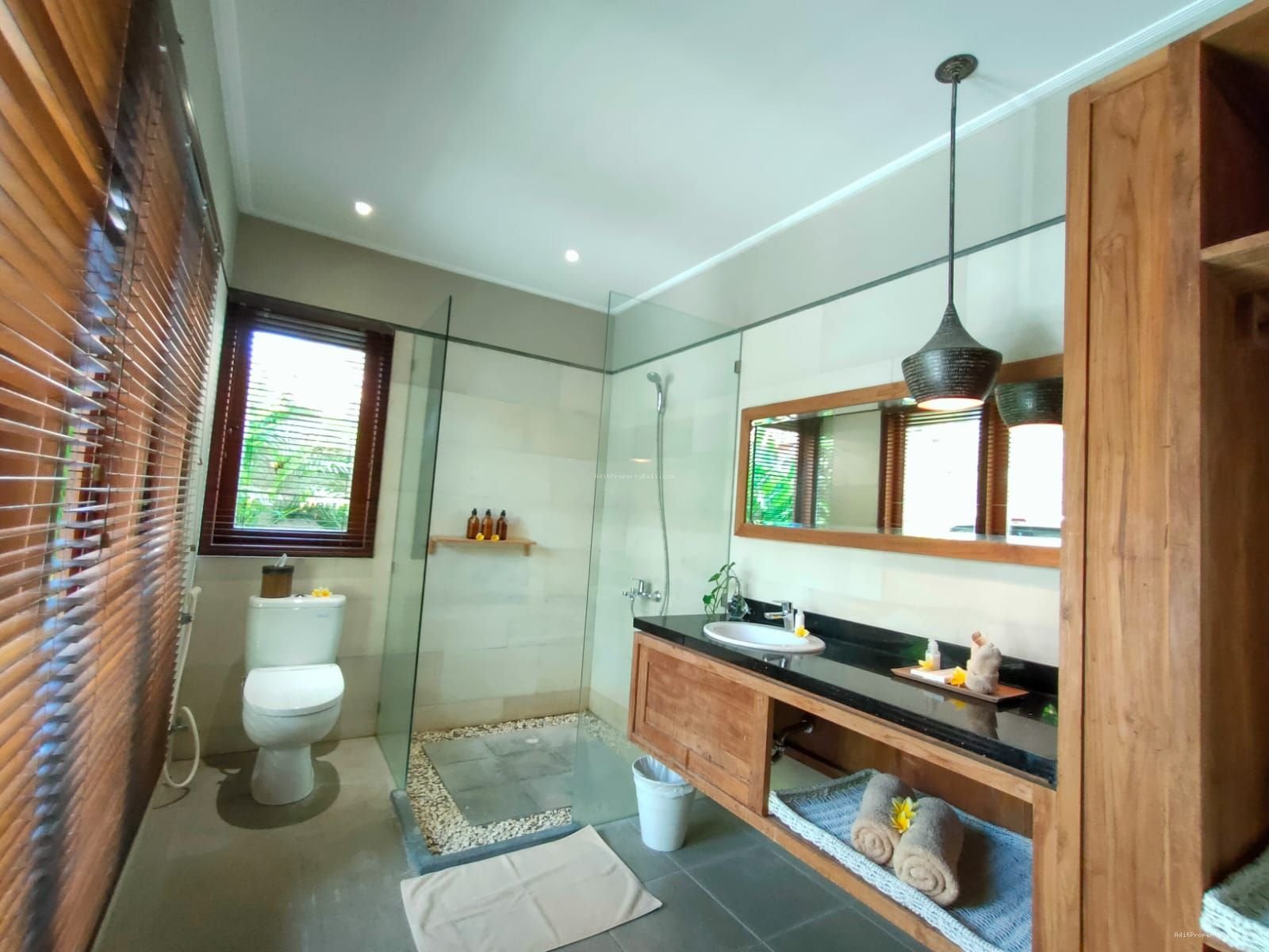 Villa Pantai Petitenget Seminyak Kuta Utara Badung