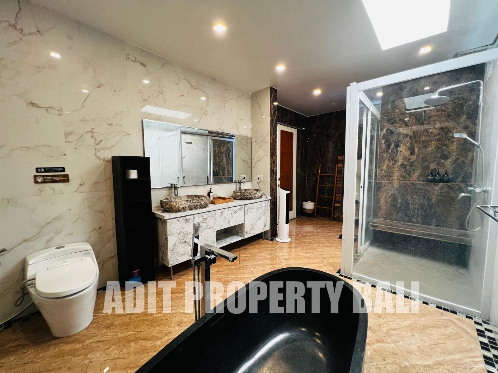 Villa modern bumbak umalas bali