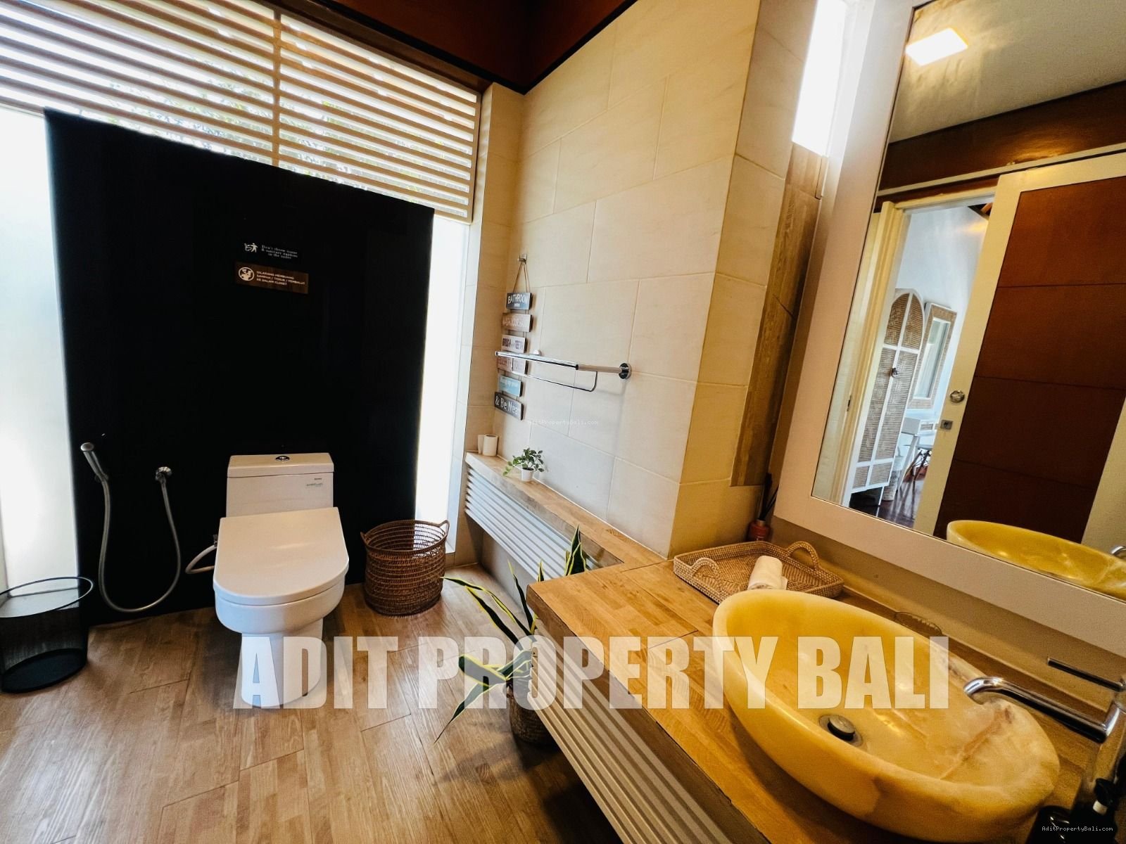 Villa modern bumbak umalas bali