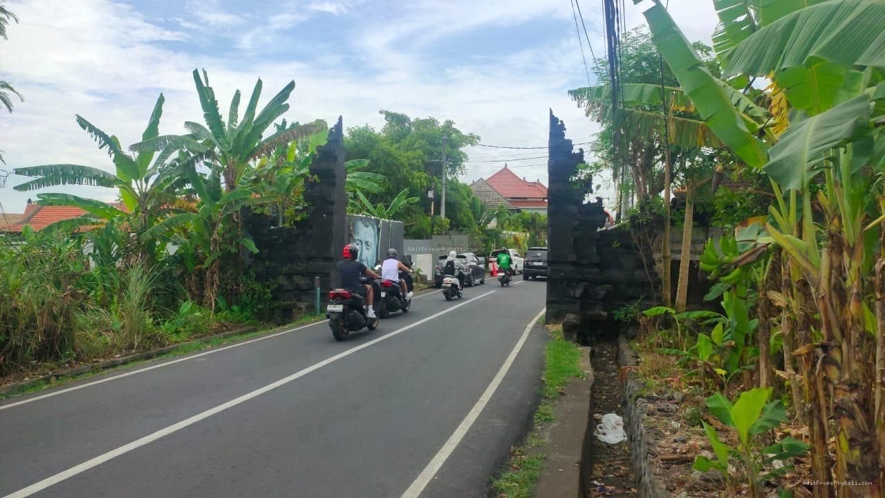 Tanah premium raya tumbak bayuh mengwi