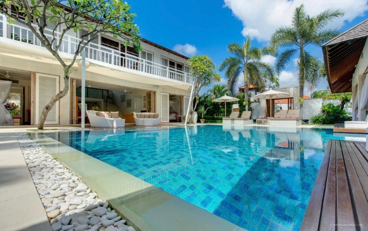Villa Kayu Aya Seminyak Bali