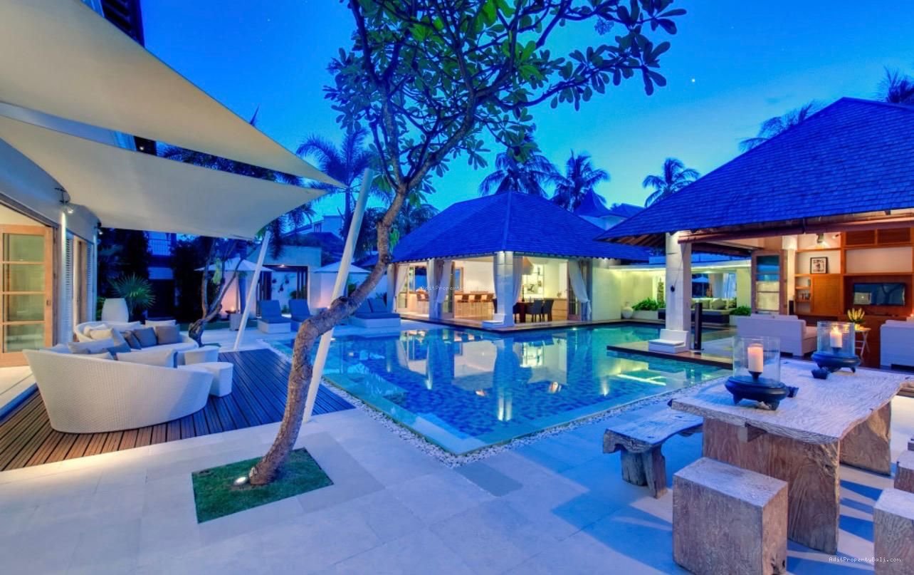 Villa Kayu Aya Seminyak Bali