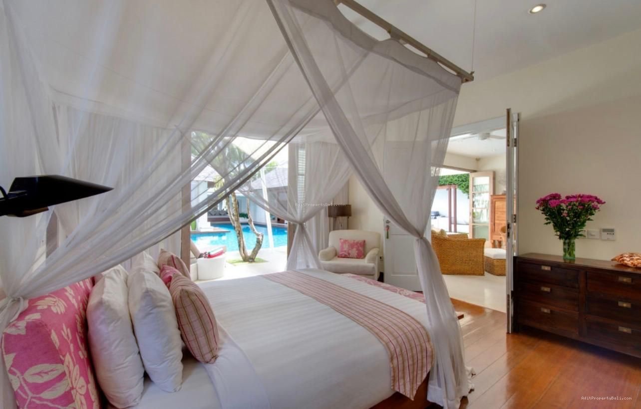 Villa Kayu Aya Seminyak Bali