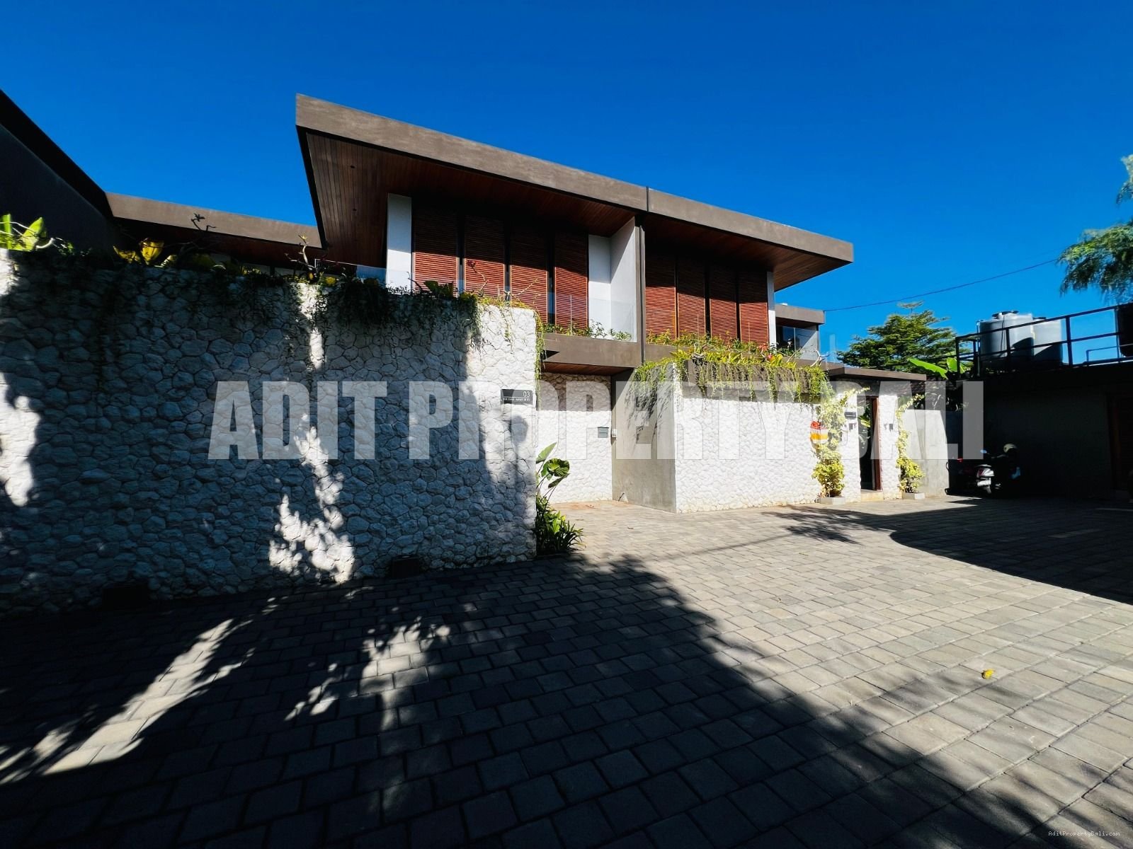 Villa Sunset Road Kuta Bali