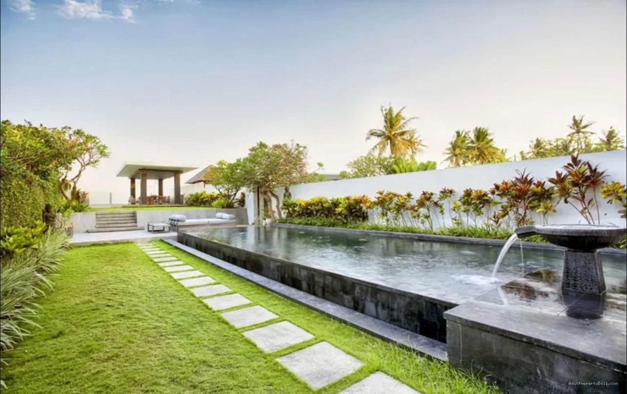 Villa tepi pantai keramas gianyar