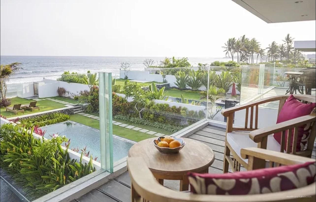 Villa tepi pantai keramas gianyar