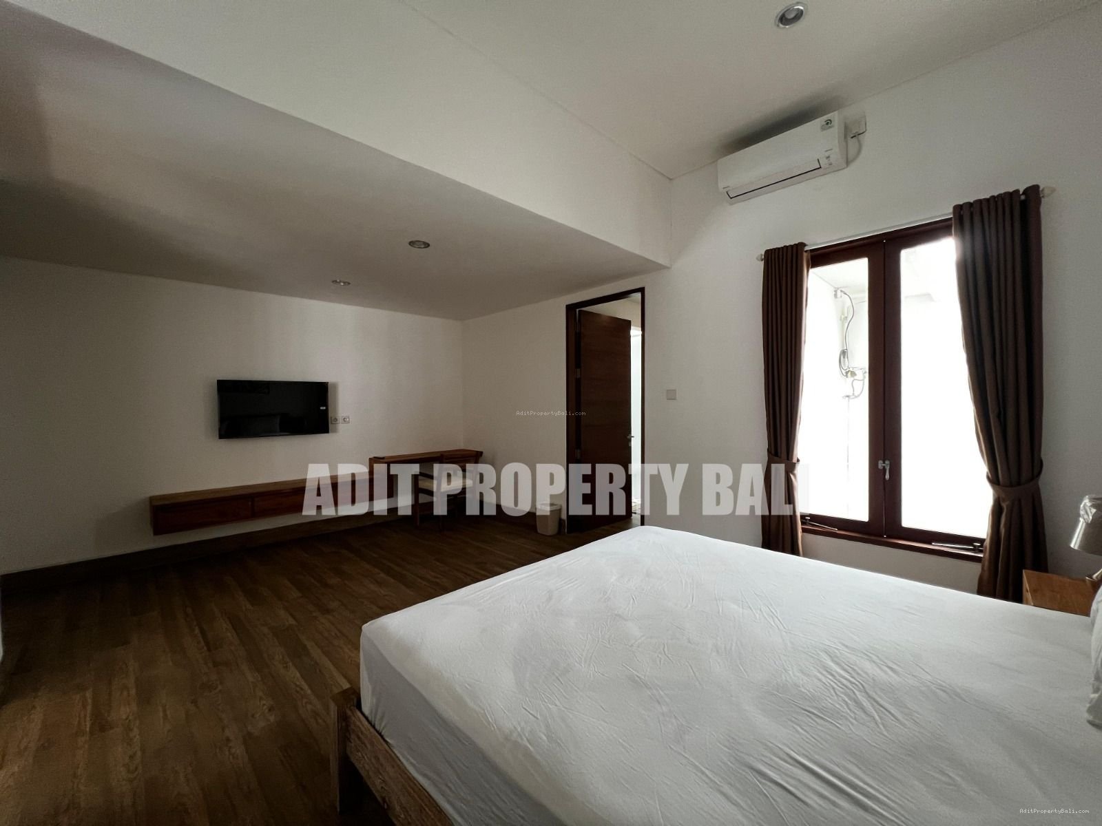 Villa Modern Taman Sari Kerobokan Bali