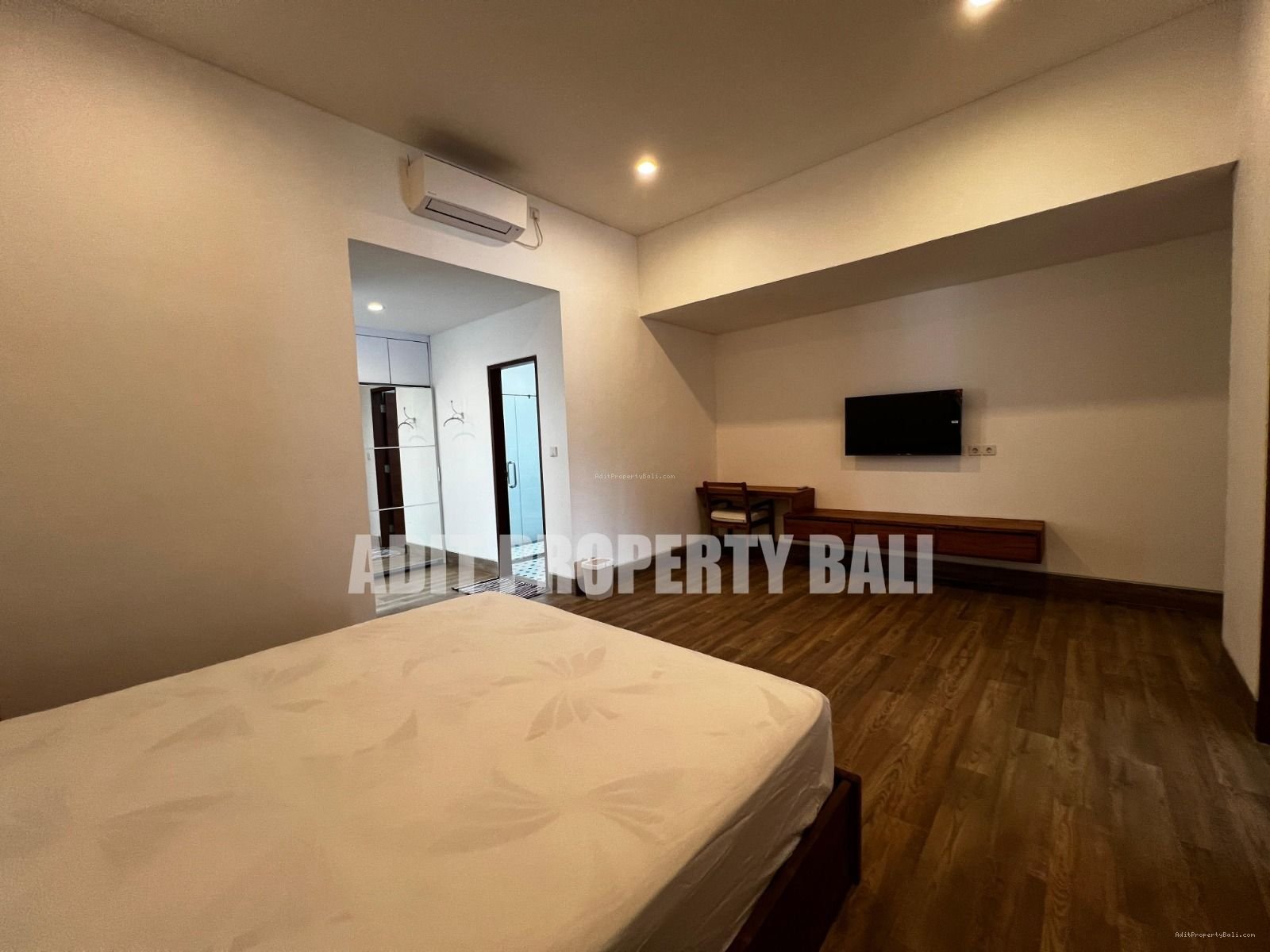 Villa Modern Taman Sari Kerobokan Bali