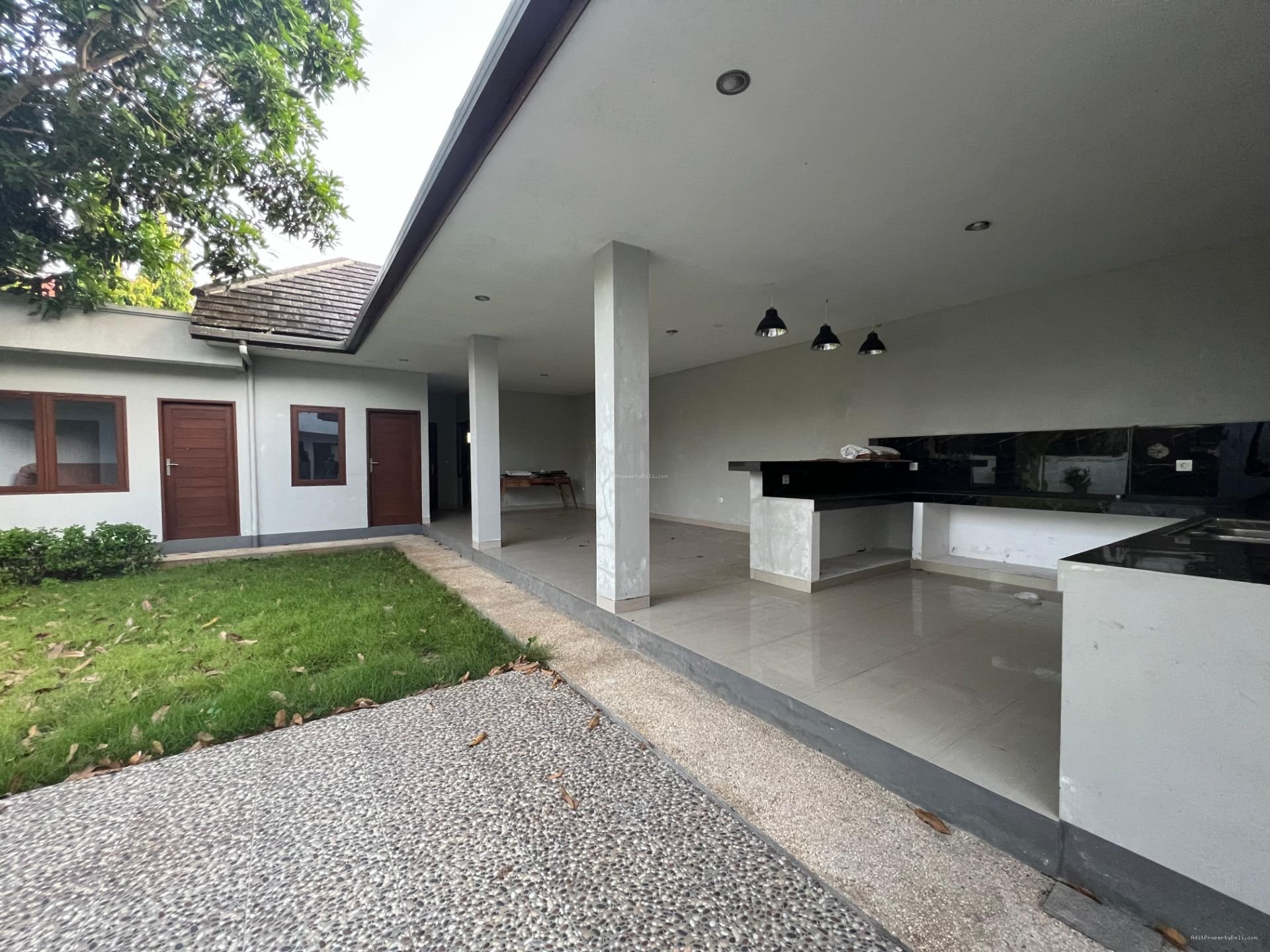 Rumah 2 Lantai Beranda Mumbul Nusa Dua Bali