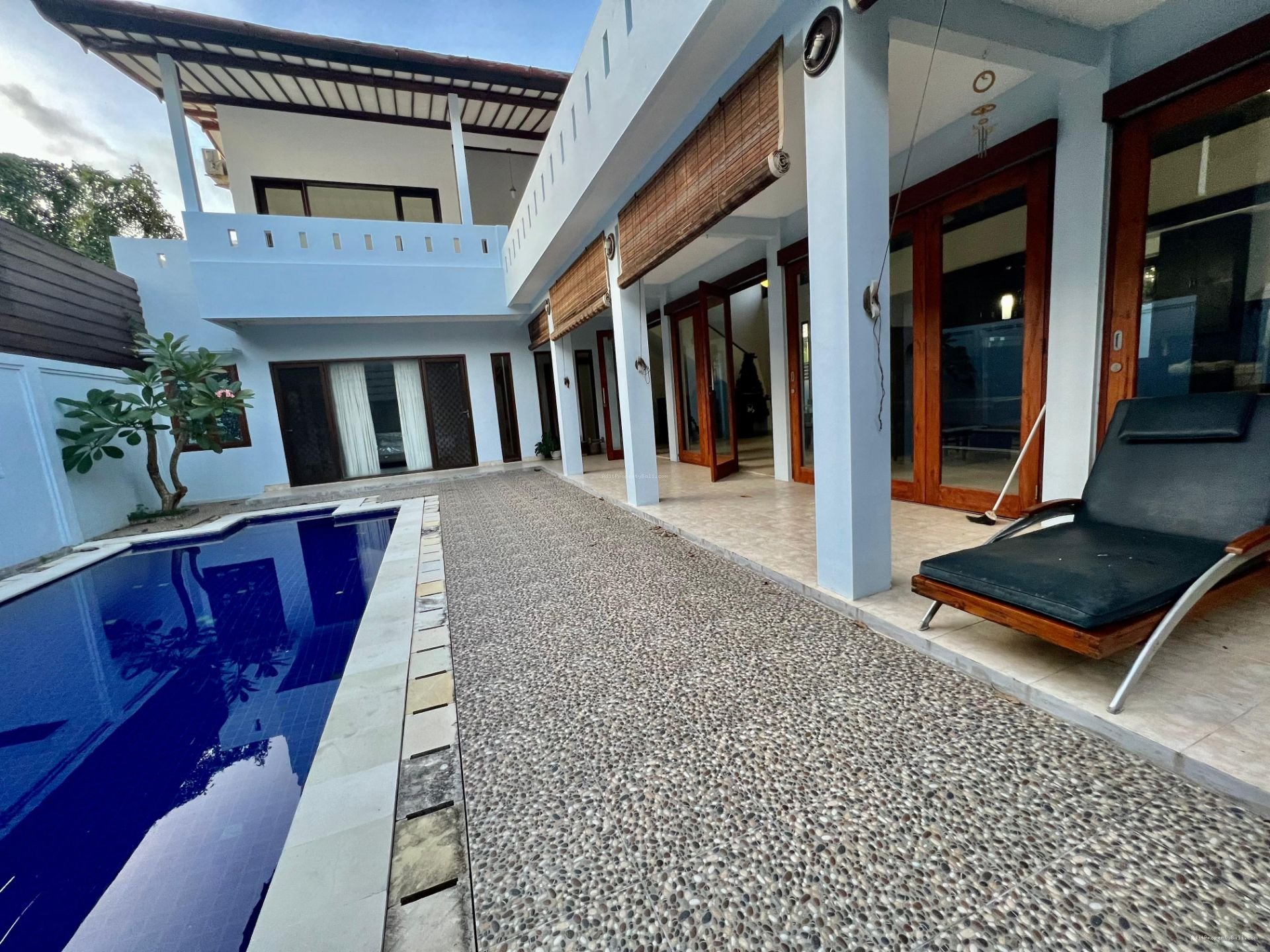 Rumah 2 Lantai Beranda Mumbul Nusa Dua Bali