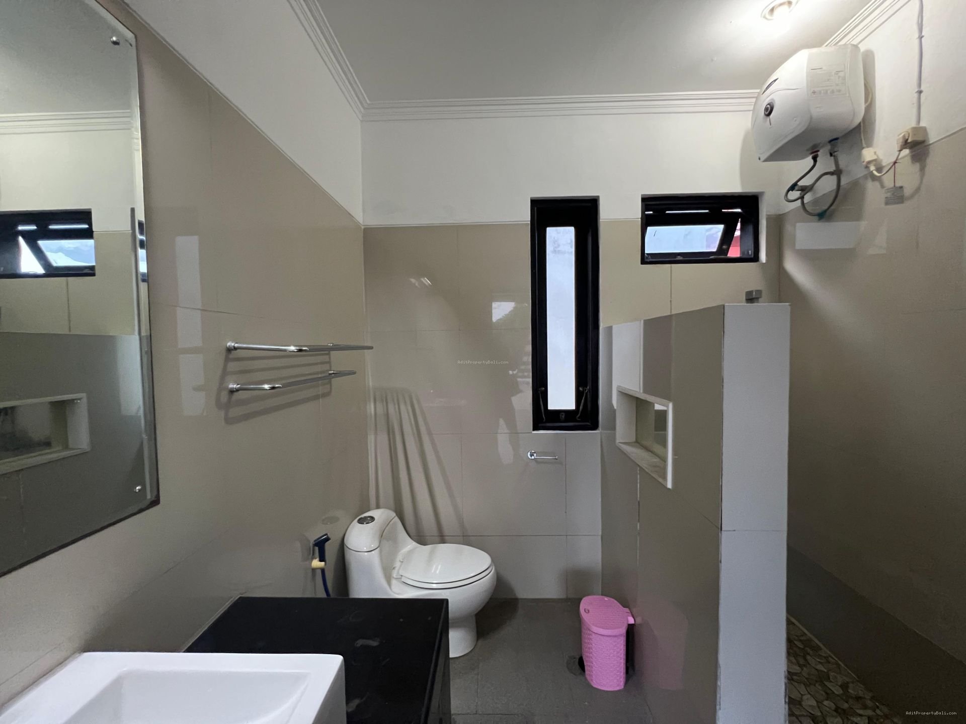 Rumah 2 Lantai Beranda Mumbul Nusa Dua Bali