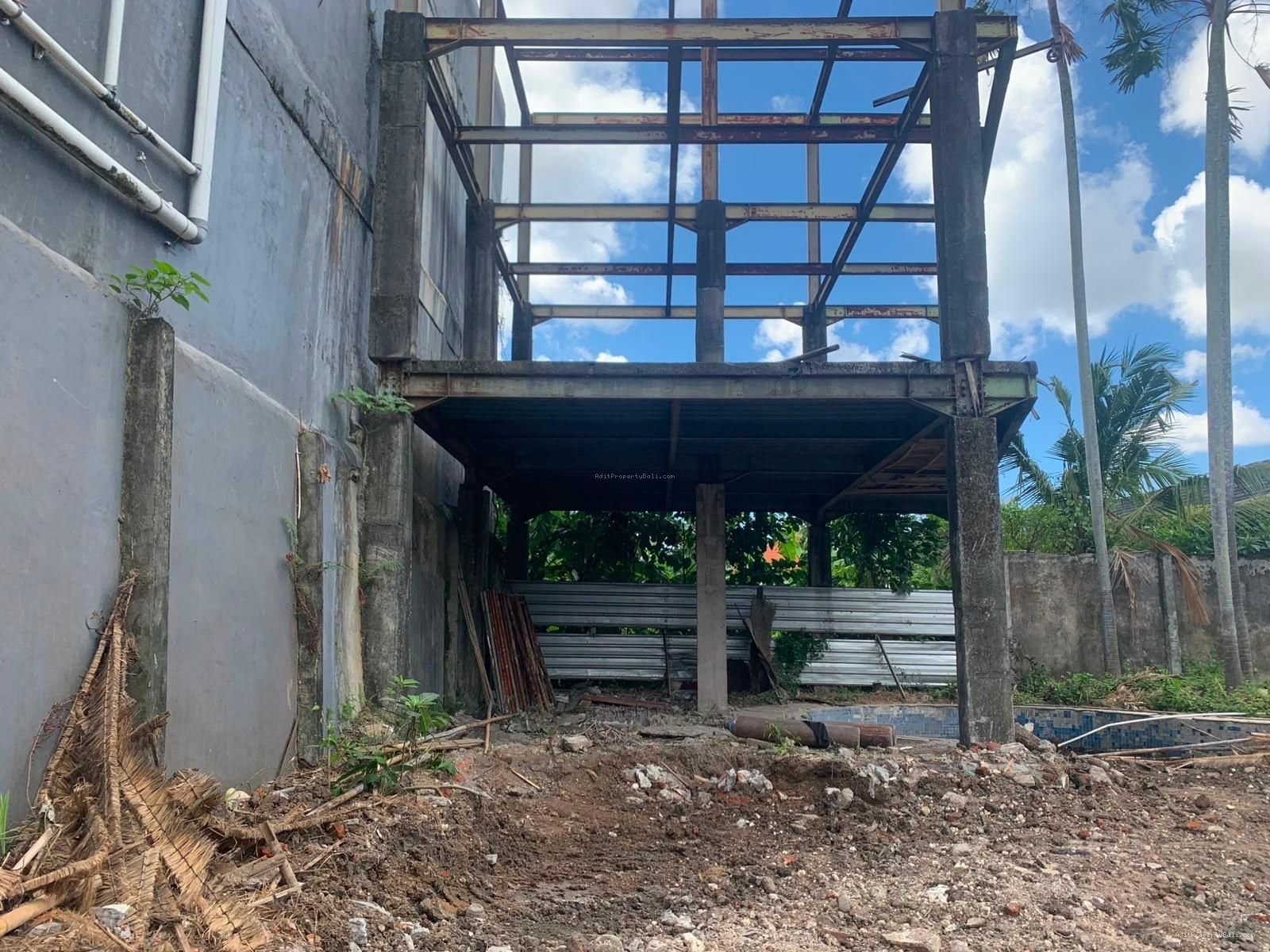 Tanah Raya batubelig kerobokan bali