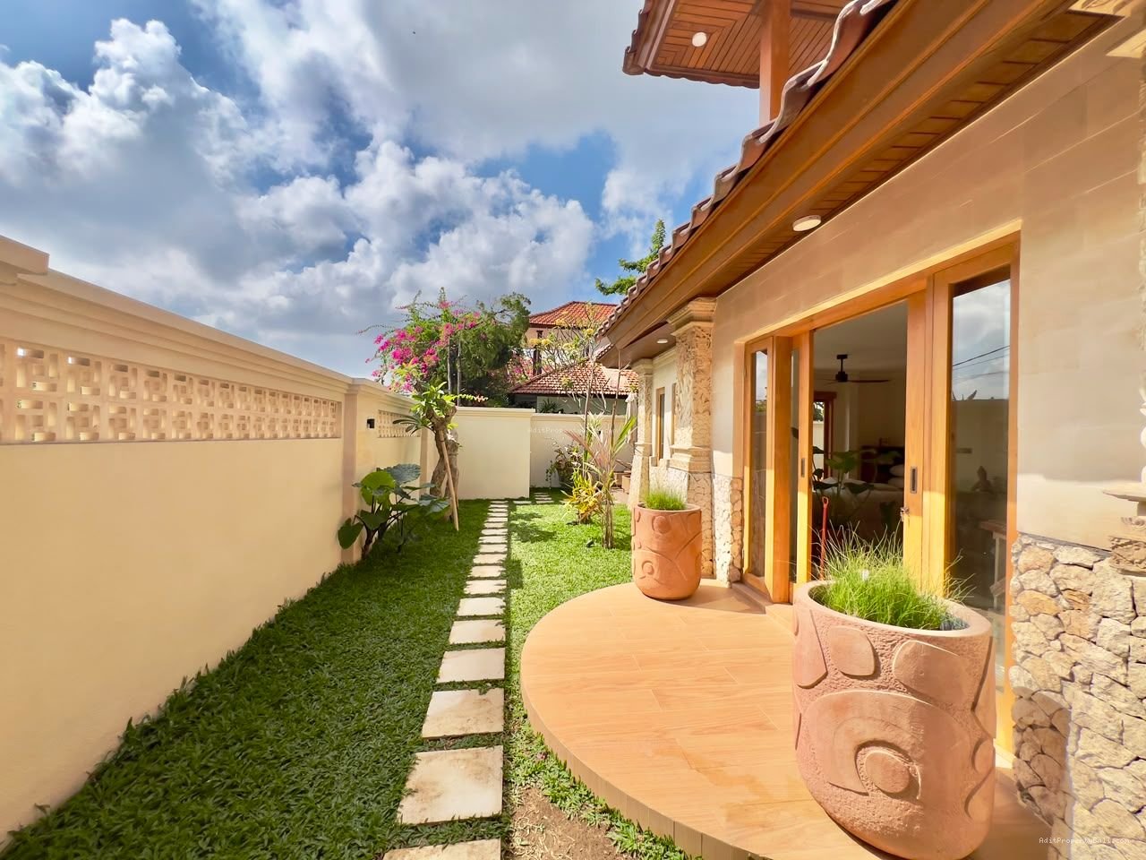 Villa mertanadi kerobokan badung