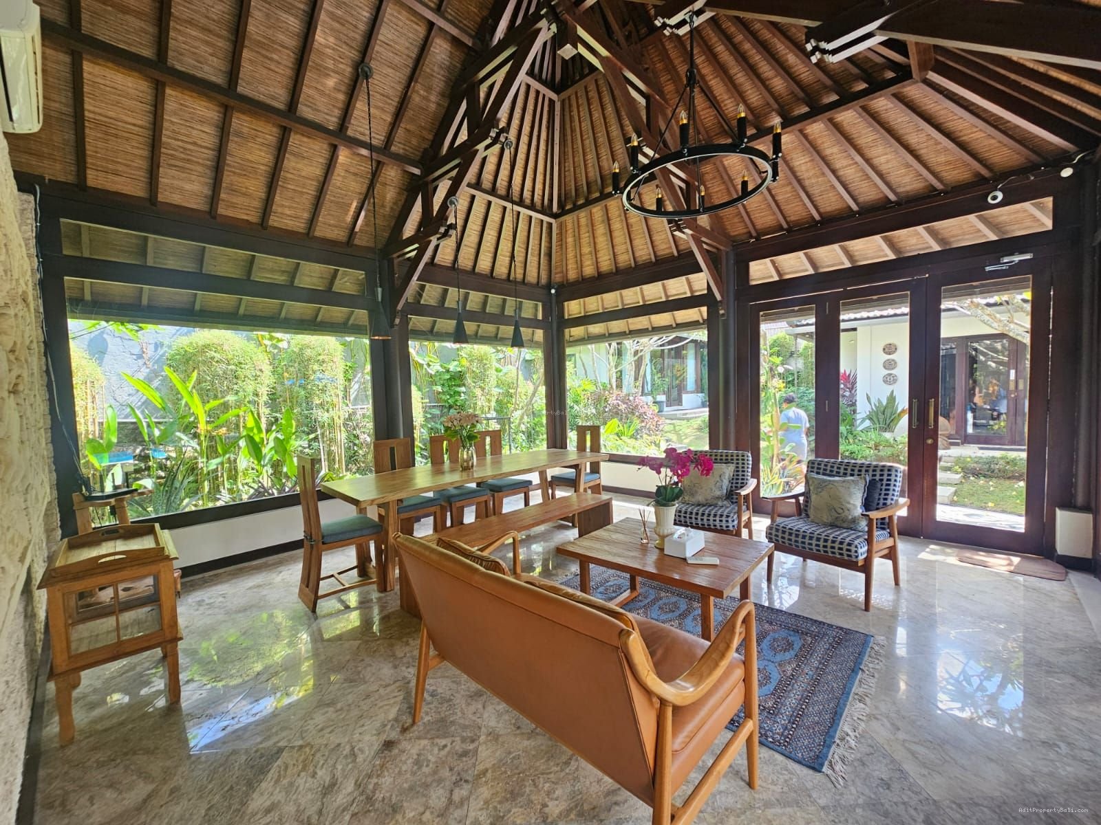 Villa lantai 1 umalas kerobokan bali