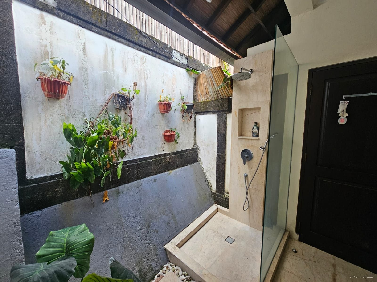 Villa lantai 1 umalas kerobokan bali