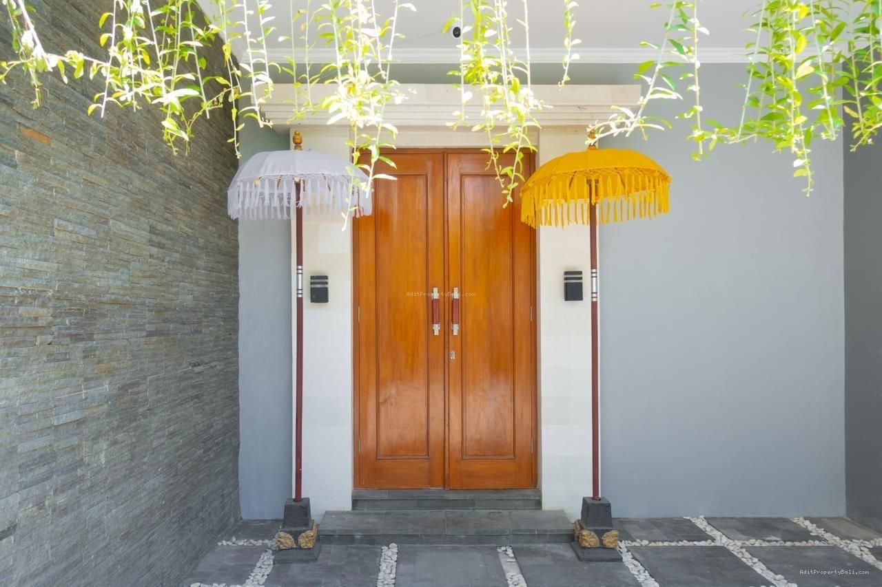 Villa Raya Canggu Kerobokan Badung Bali