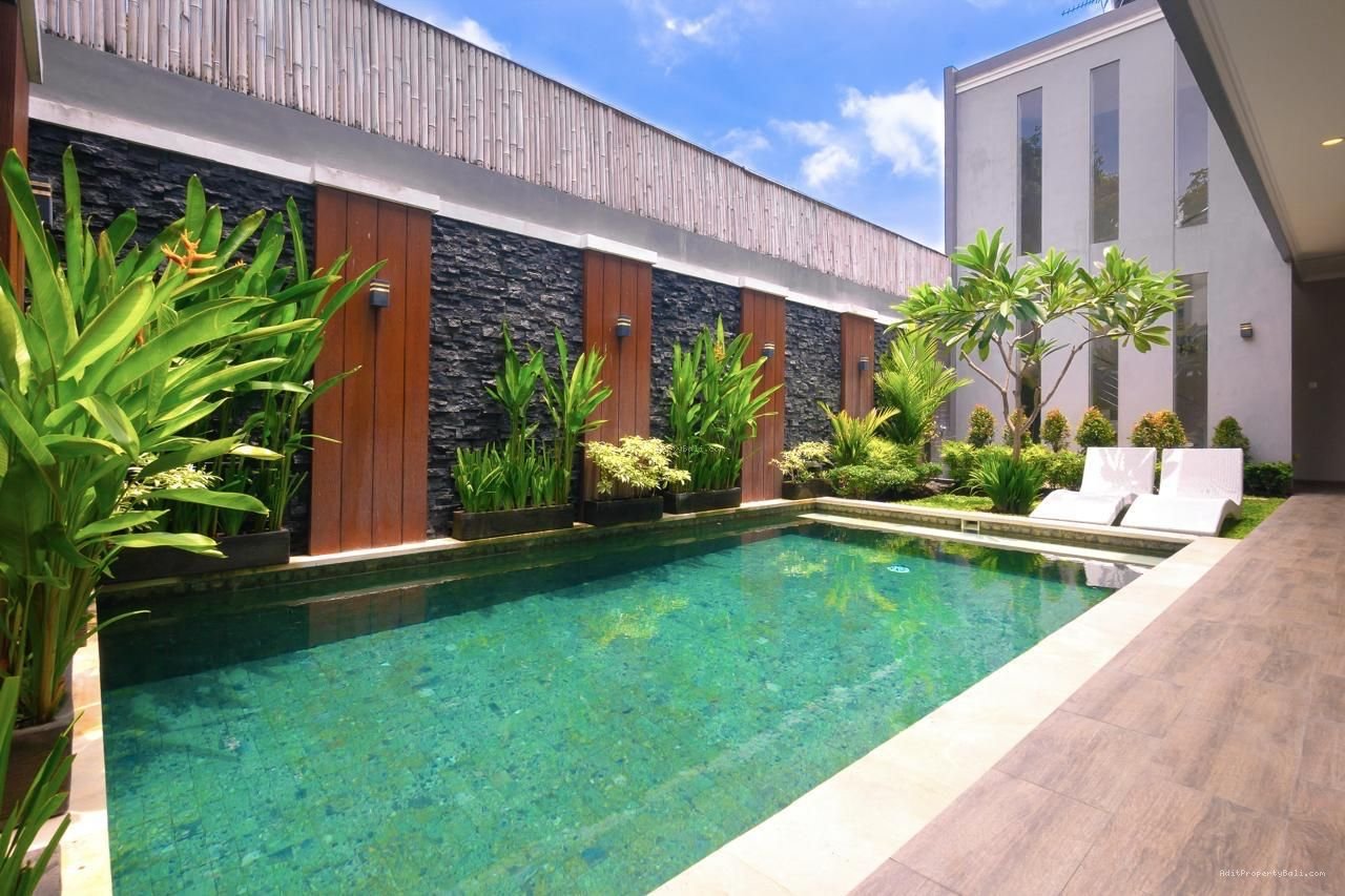 Villa Raya Canggu Kerobokan Badung Bali