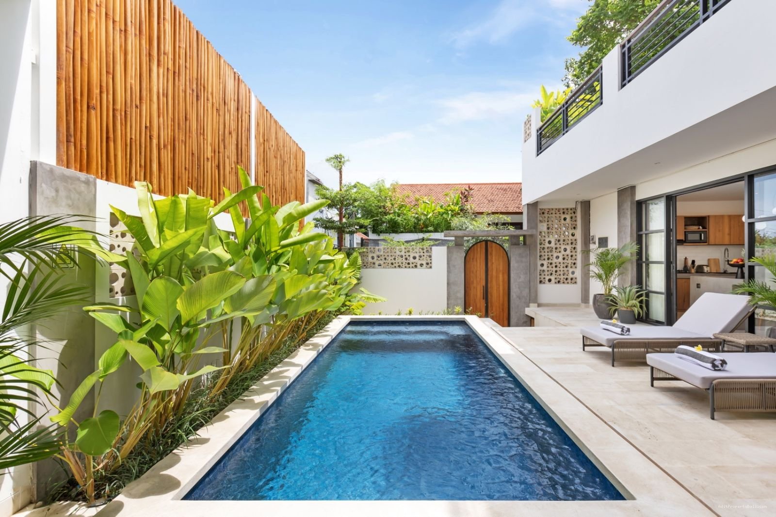 Villa modern tumbak bayuh pererenan