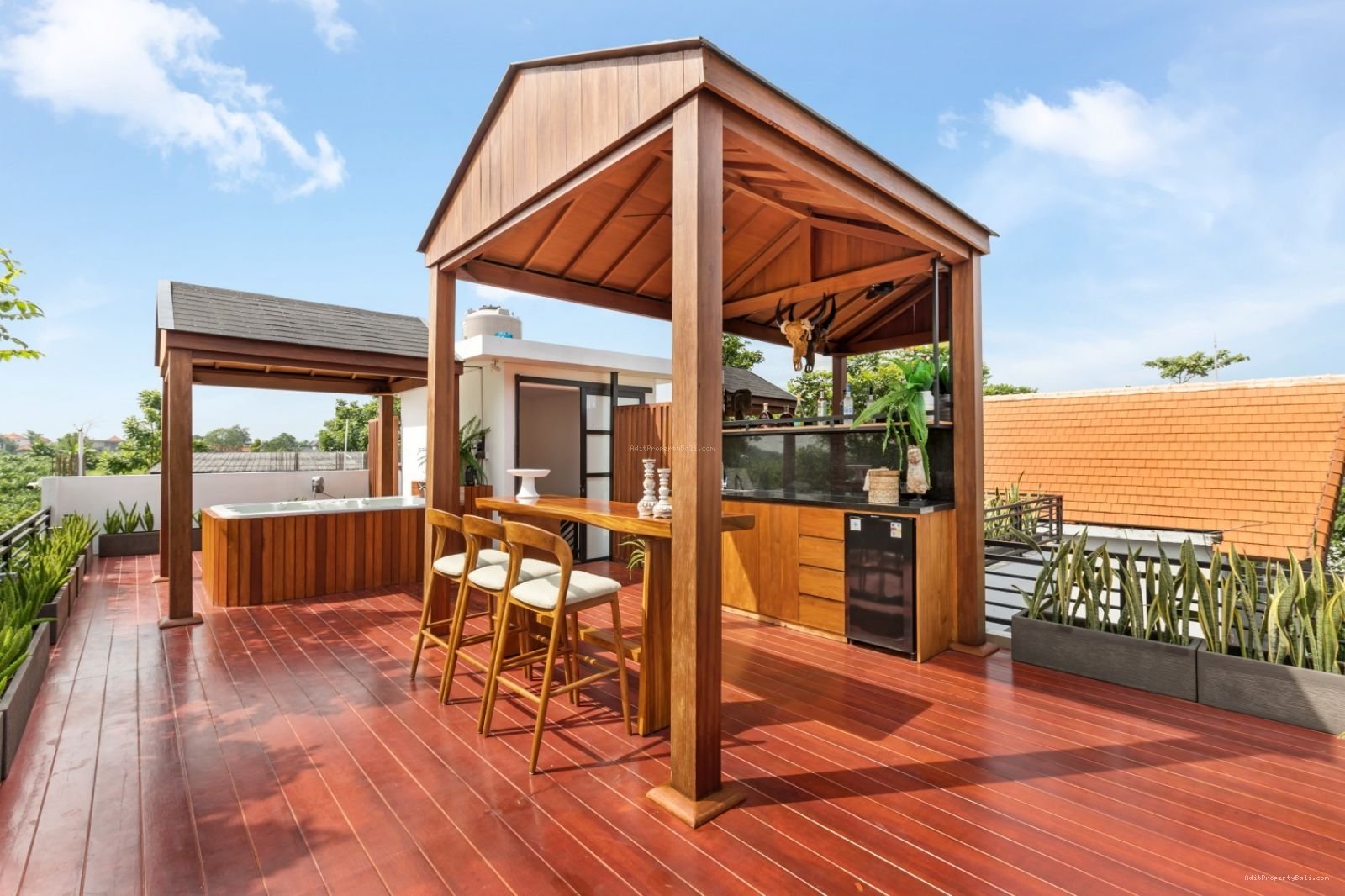 Villa modern tumbak bayuh pererenan