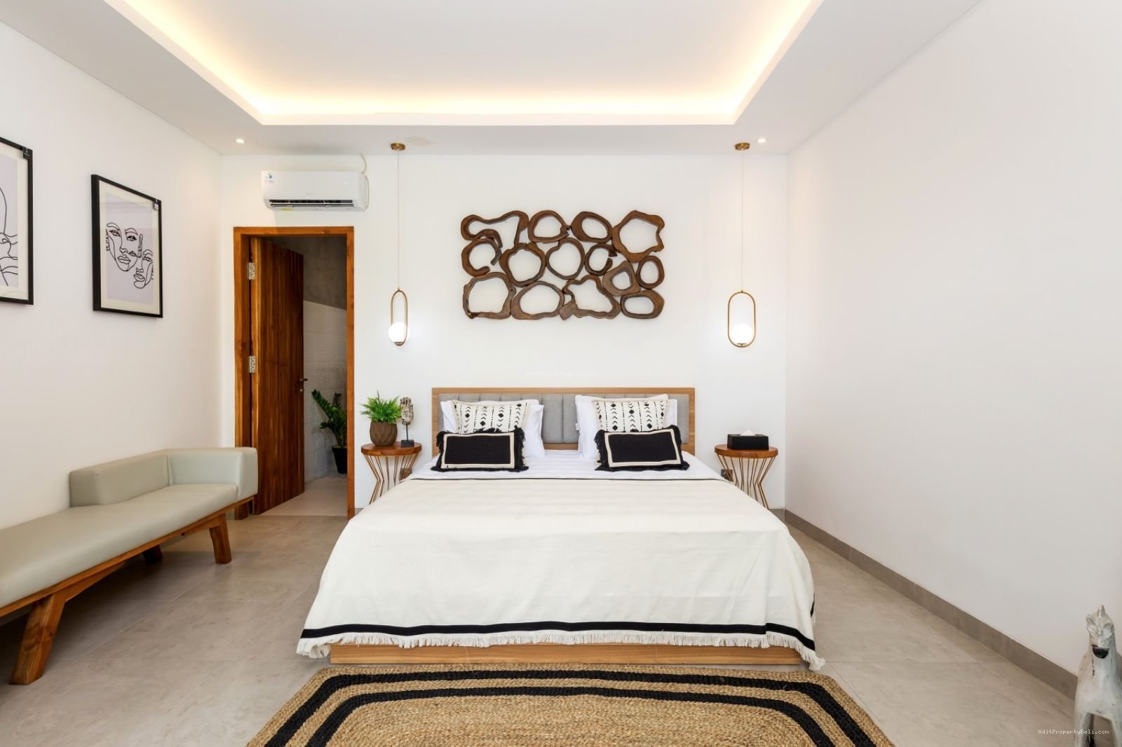 Villa modern tumbak bayuh pererenan