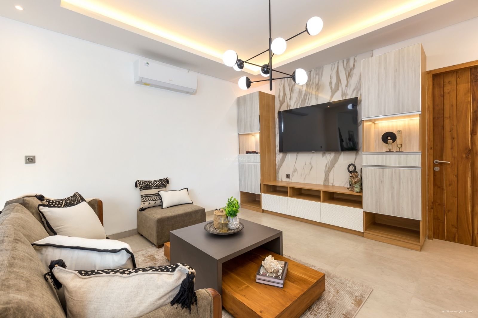 Villa modern tumbak bayuh pererenan