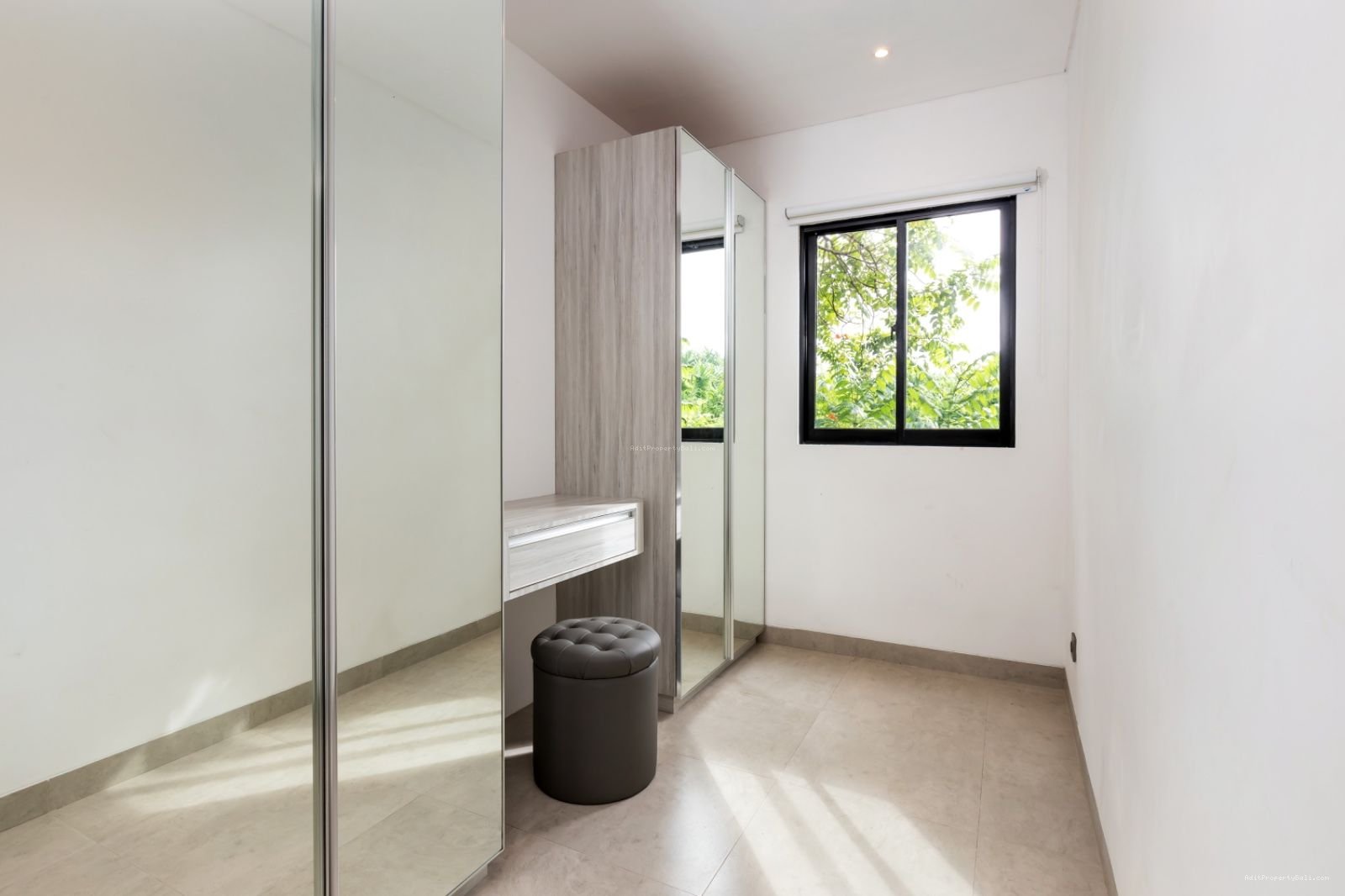 Villa modern tumbak bayuh pererenan