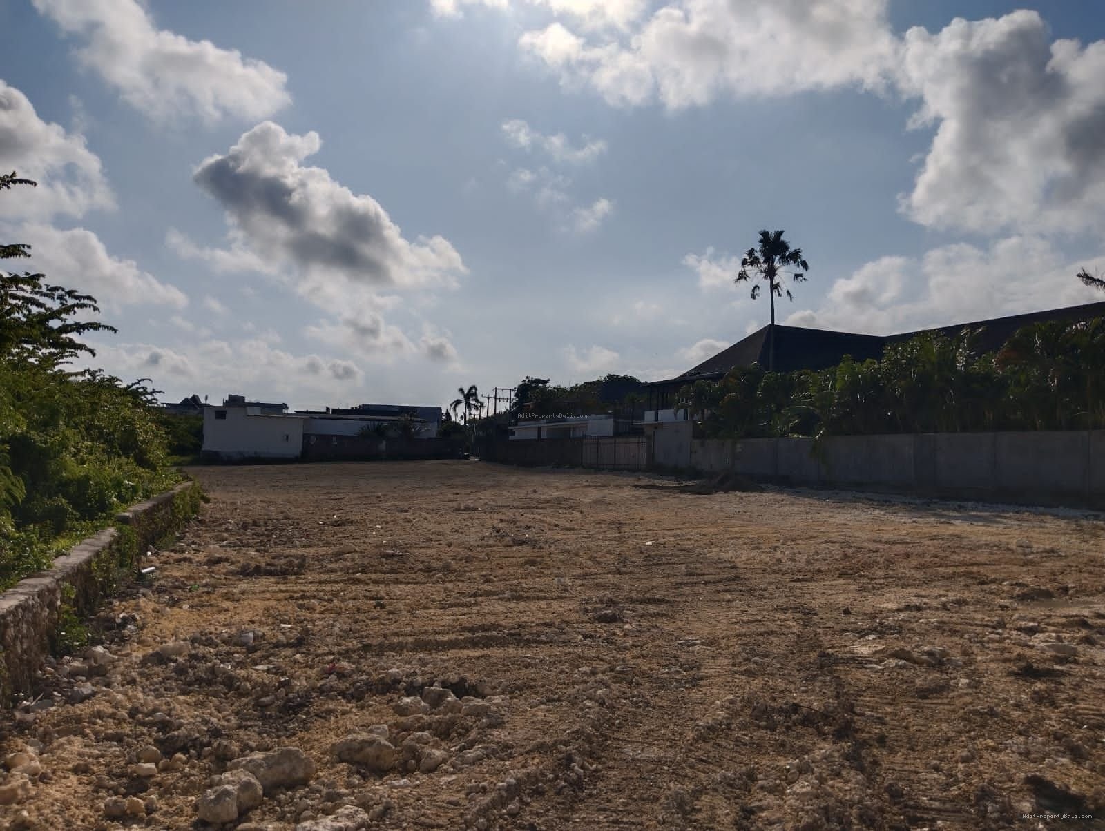 Tanah pantai petitenget kerobokan