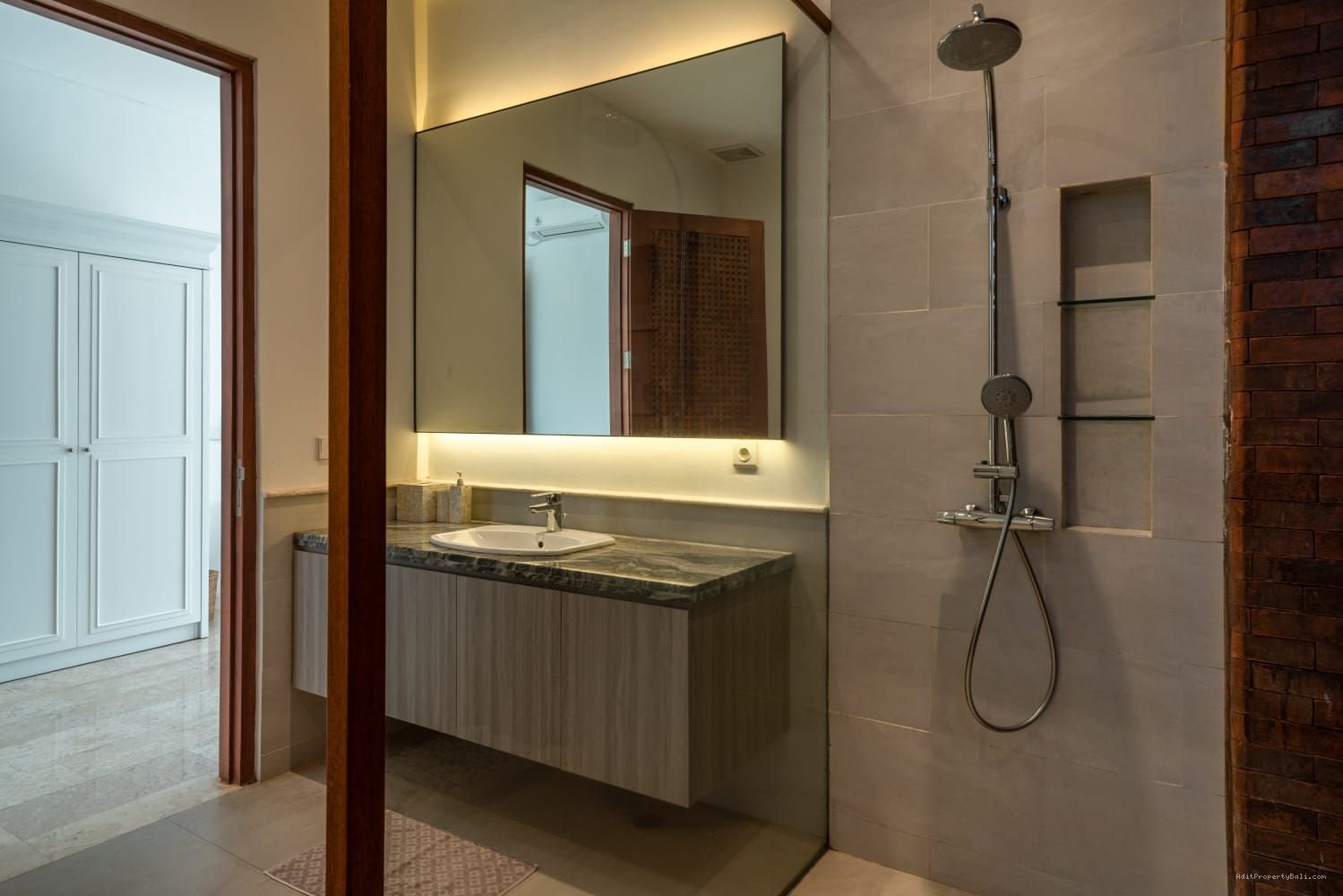 Villa modern semer kerobokan bali