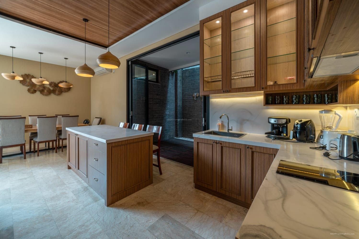 Villa modern semer kerobokan bali