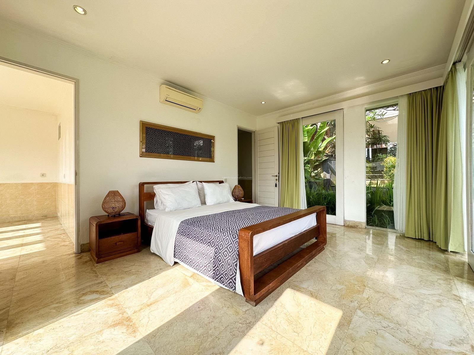 Villa murah kayu tulang canggu
